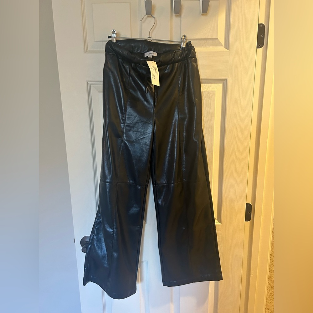 Evereve Jordan Faux Leather Wide Leg Pant – Black, Size XS (NWT) - Picture 6 of 12